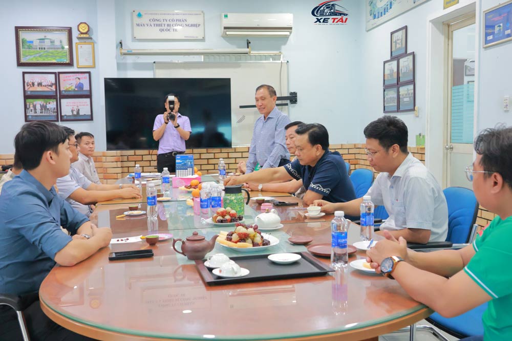 Đại diện UD Trucks Việt Nam phát biểu tại lễ bàn giao